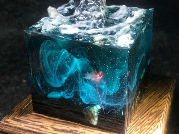 水晶滴膠與樹脂膠有什么關系，區別是什么